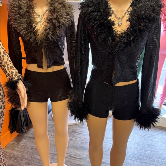 Black Faux Fur Trim Jacket Shorts Set - Picture 3 of 3